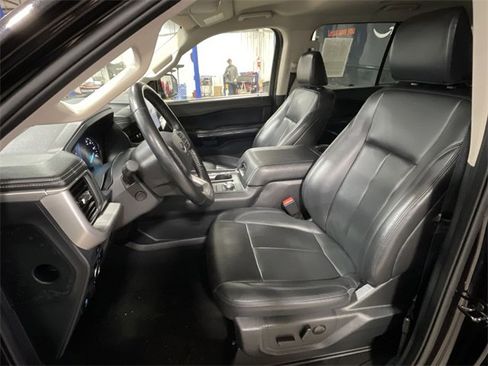 Used 2024 Ford Expedition XLT image 17
