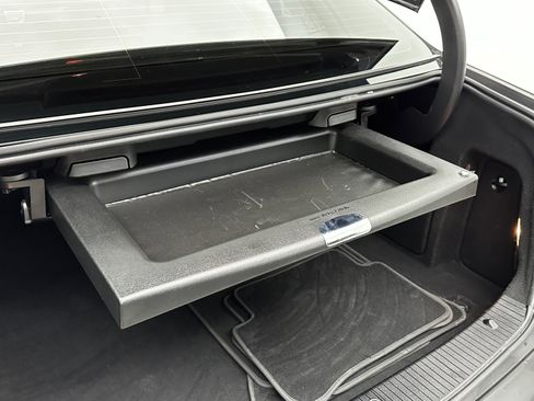 Used 2016 Mercedes-Benz E 350 Sedan w/ Premium Package image 33