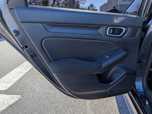 Used 2025 Honda Civic Sport image 26