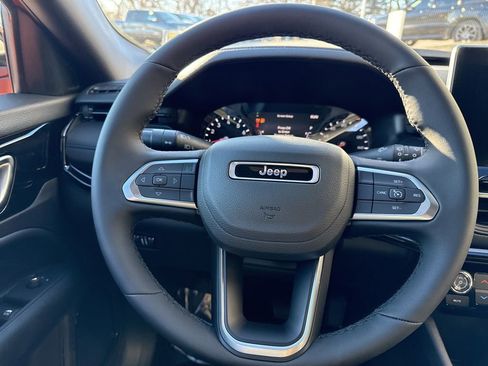 New 2026 Jeep Compass Latitude image 15