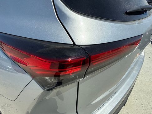 Used 2023 Toyota Highlander XLE FWD image 12