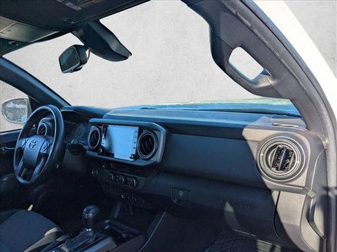 Used 2021 Toyota Tacoma TRD Off-Road image 18