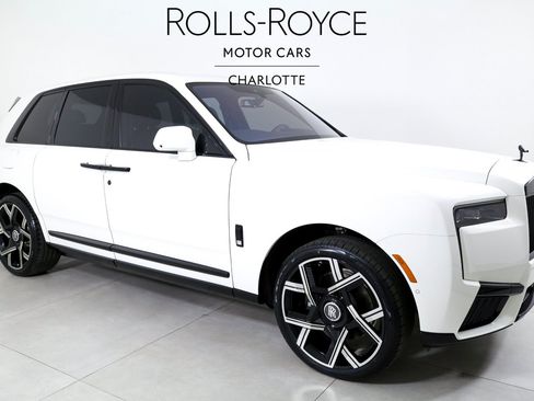 Used 2026 Rolls-Royce Cullinan AWD/4WD image 5