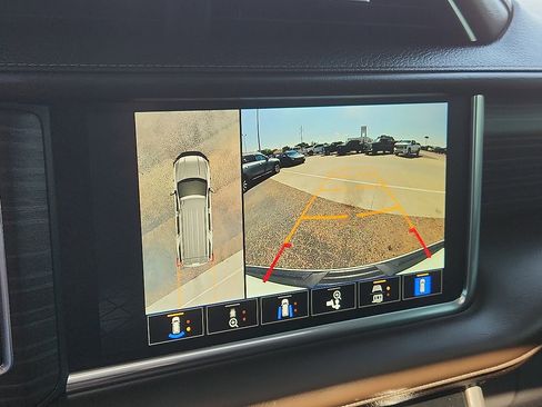 Used 2024 GMC Yukon Denali image 8