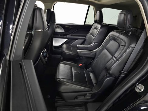 Used 2020 Lincoln Aviator Reserve w/ Equipment Group 202A image 36