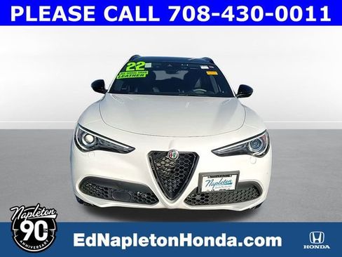 Used 2022 Alfa Romeo Stelvio Veloce image 2