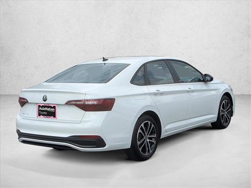 Used 2024 Volkswagen Jetta Sport image 8