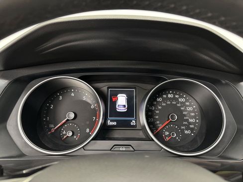 Used 2020 Volkswagen Tiguan SE w/ Panoramic Sunroof Package AWD/4WD image 28