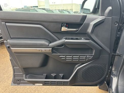 Certified 2025 Toyota Tacoma TRD Off-Road image 8