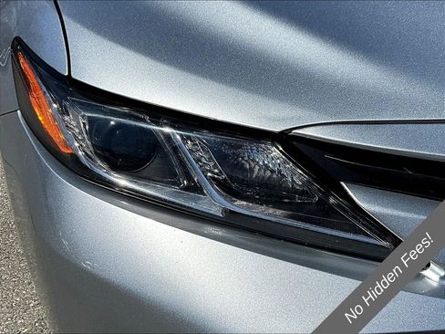 Used 2018 Toyota Camry LE FWD image 25