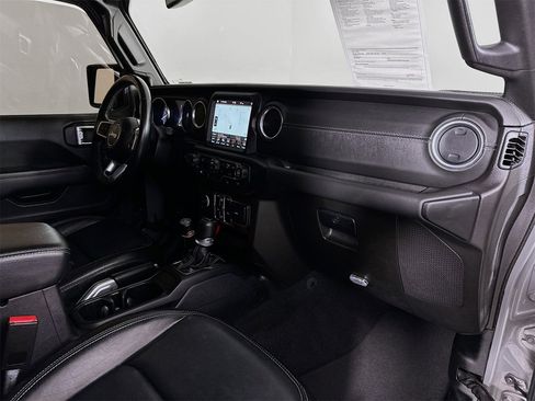 Used 2021 Jeep Wrangler Unlimited Sahara image 29