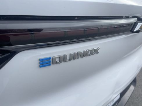 Used 2025 Chevrolet Equinox EV LT image 13