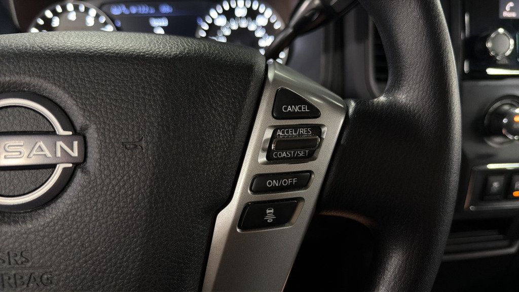 Used 2024 Nissan Titan SV AWD/4WD image 23