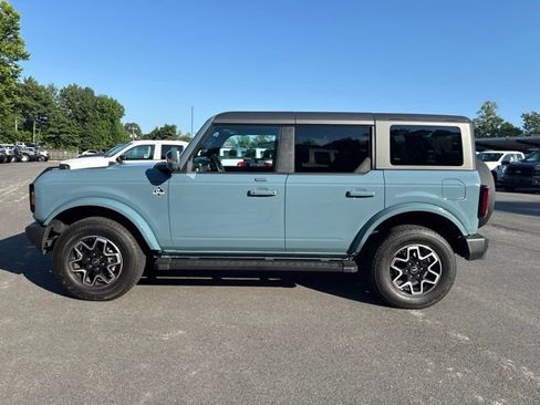 Used 2023 Ford Bronco Outer Banks AWD/4WD image 2