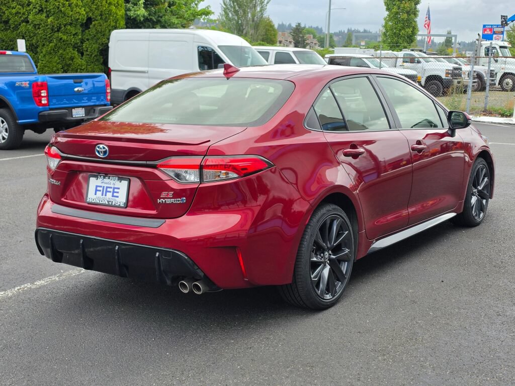 Used 2024 Toyota Corolla SE w/ SE Package FWD image 5