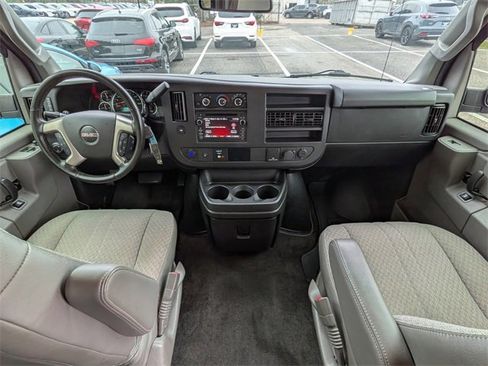 Used 2018 GMC Savana 3500 LT w/ LT Preferred Equipment Group image 21