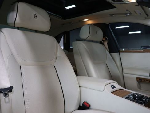Used 2016 Rolls-Royce Ghost image 28