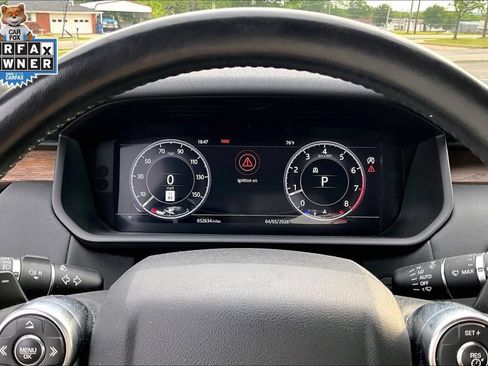 Used 2018 Land Rover Discovery HSE AWD/4WD image 17