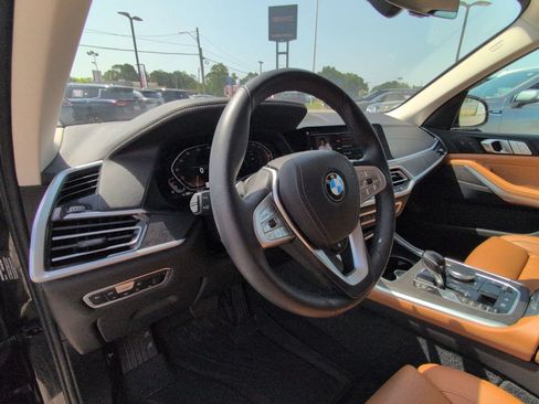 Used 2022 BMW X7 xDrive40i w/ Premium Package AWD/4WD image 10
