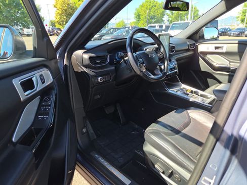 Used 2021 Ford Explorer Platinum w/ Equipment Group 601A AWD/4WD image 10