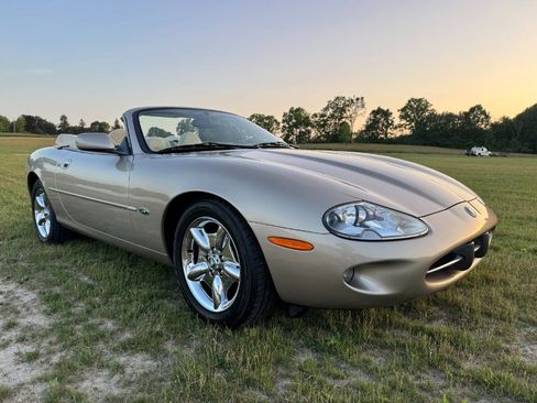 Used 1997 Jaguar XK8 Convertible RWD image 21