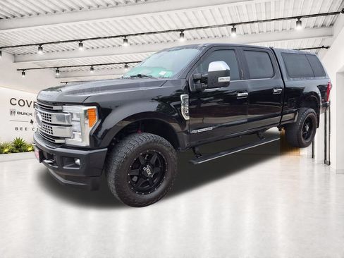 Used 2017 Ford F350 Platinum w/ Platinum Ultimate Package AWD/4WD image 4