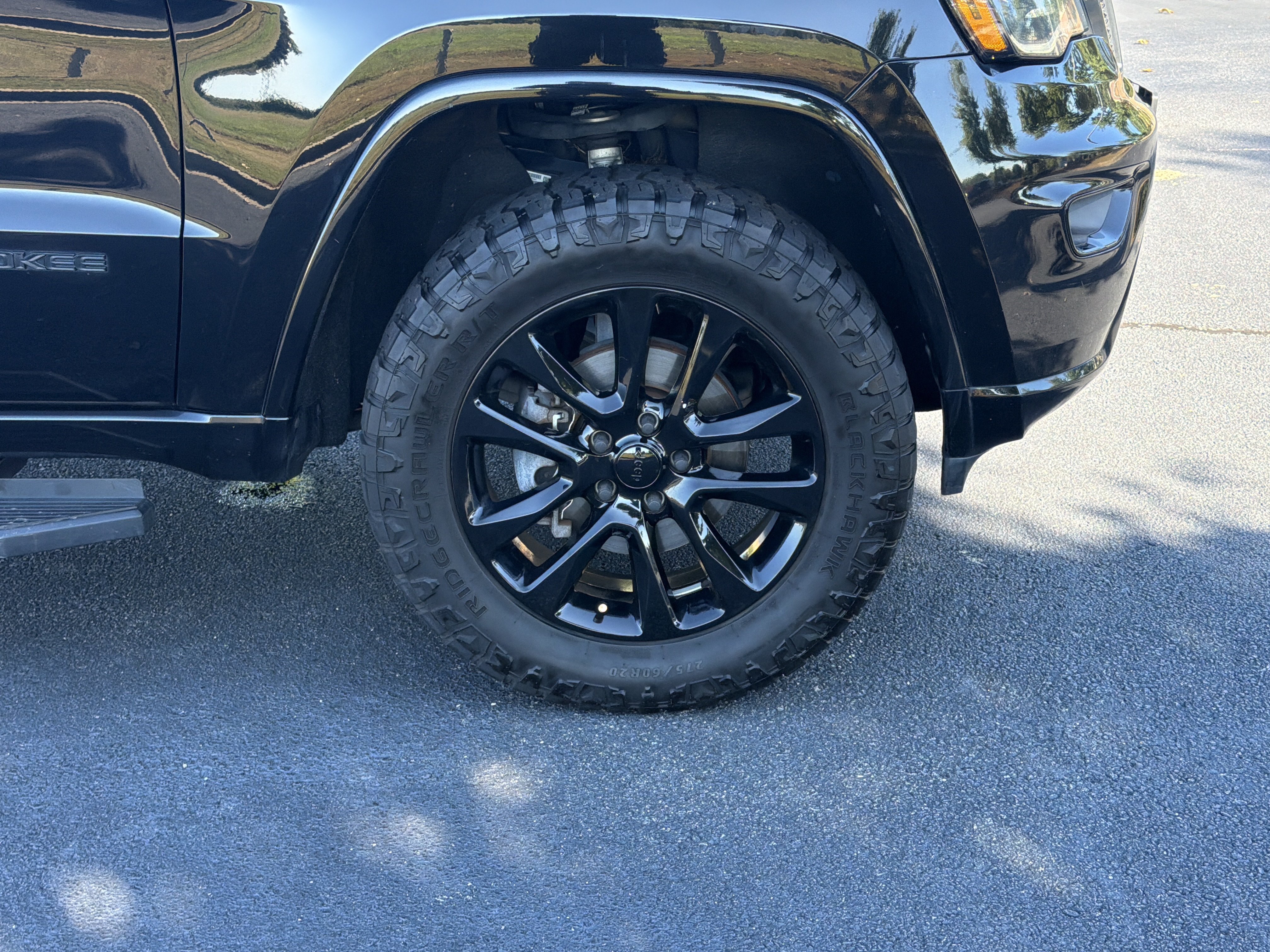 Used 2020 Jeep Grand Cherokee Altitude AWD/4WD image 33