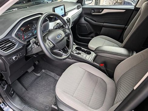 Used 2022 Ford Escape SE w/ Convenience Package AWD/4WD image 2