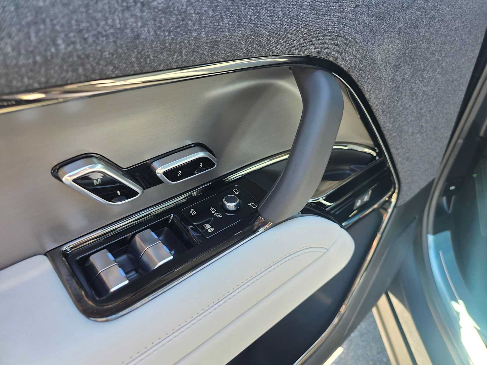 New 2026 Land Rover Range Rover Sport SE AWD/4WD image 21