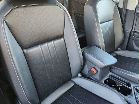 Certified 2024 Volkswagen Tiguan SE image 16