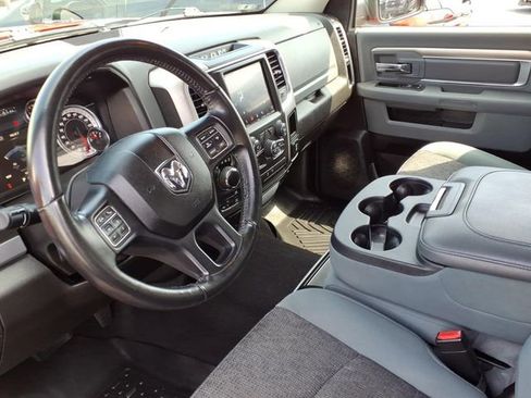 Used 2019 RAM 1500 Classic SLT w/ Luxury Group AWD/4WD image 14