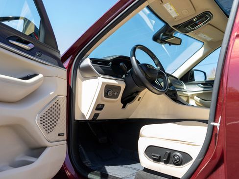 Used 2021 Jeep Grand Cherokee L Limited AWD/4WD image 14