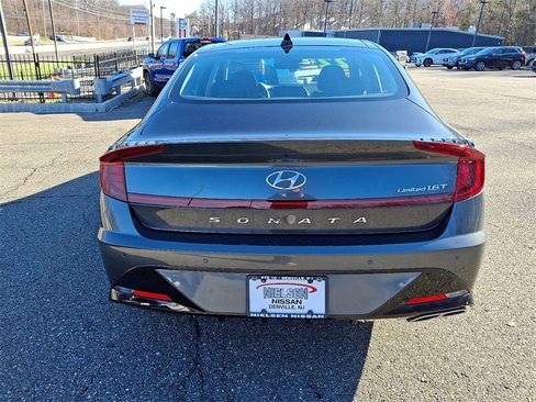 Used 2022 Hyundai Sonata Limited w/ Preferred Accessory Package image 6