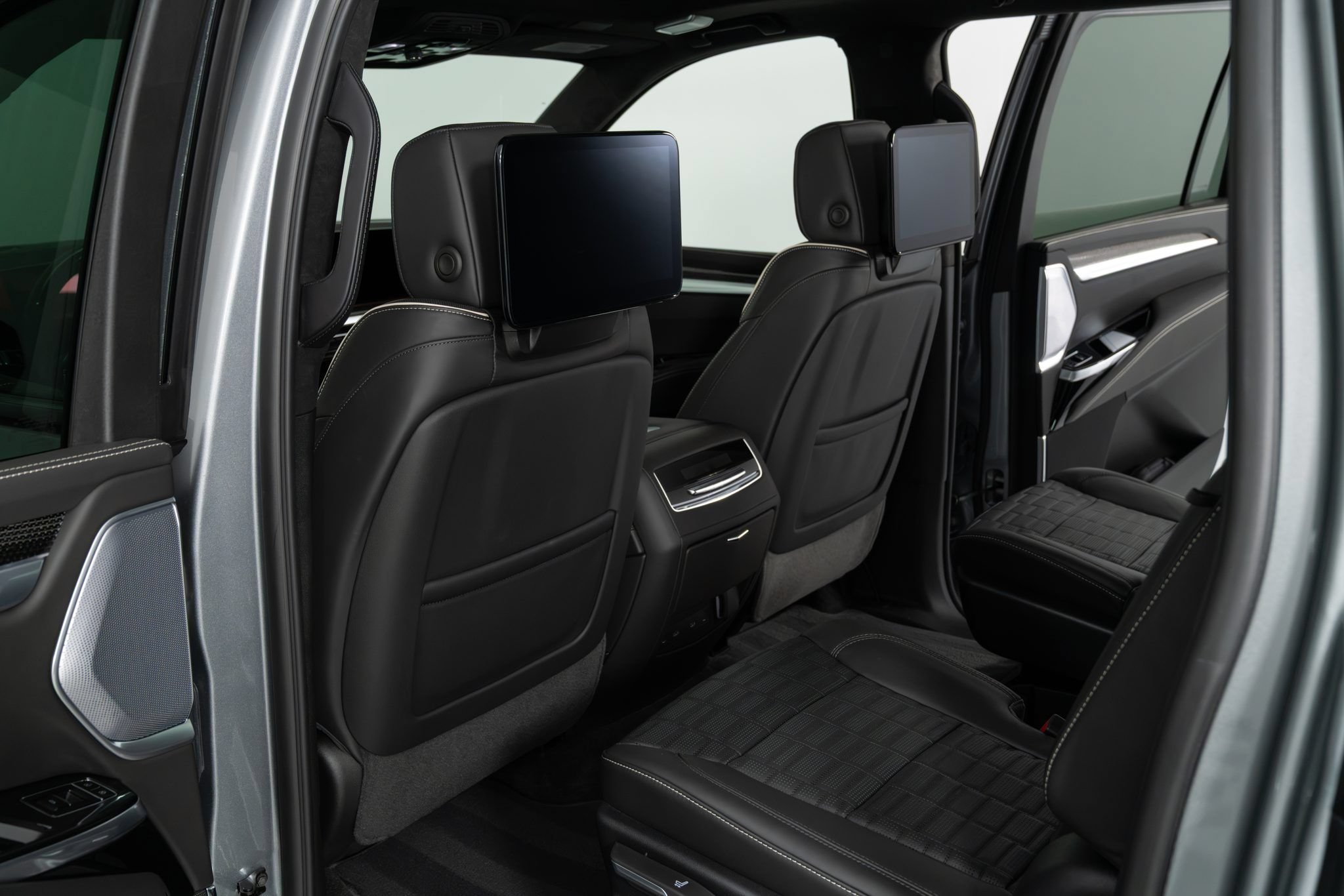 Used 2026 Cadillac Escalade ESV V AWD/4WD image 24