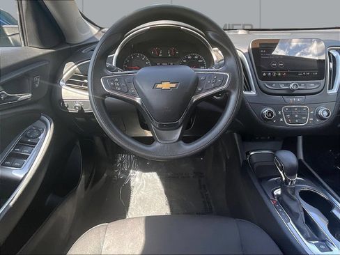 Used 2025 Chevrolet Malibu LT FWD image 10