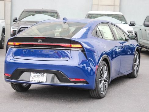 New 2026 Toyota Prius XLE FWD image 9