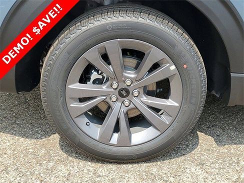 New 2025 Ford Explorer Active w/ Active Comfort Package image 5