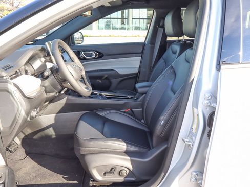 New 2026 Jeep Compass Limited image 13