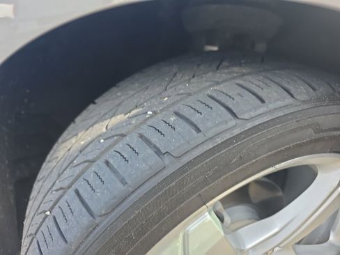 Used 2017 Chevrolet Volt LT w/ Comfort Package image 38