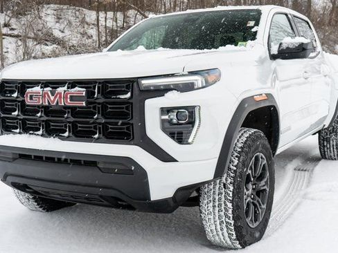 Used 2025 GMC Canyon Elevation AWD/4WD image 2