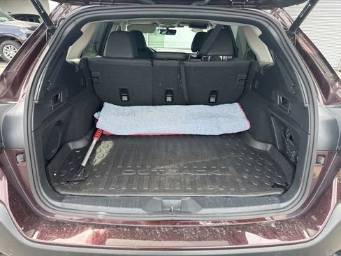 Used 2023 Subaru Outback Limited AWD/4WD image 10