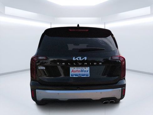 Used 2024 Kia Telluride S FWD image 4