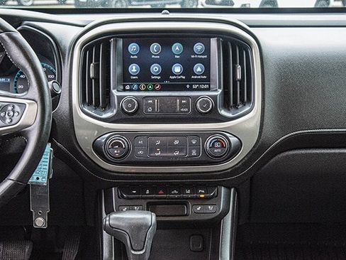 Used 2021 GMC Canyon Denali image 11