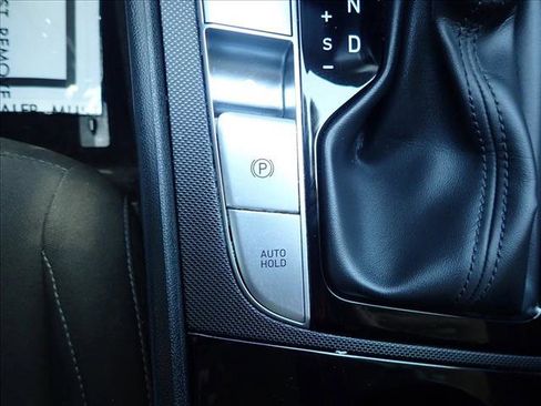 Used 2025 Hyundai Elantra Hybrid FWD image 19