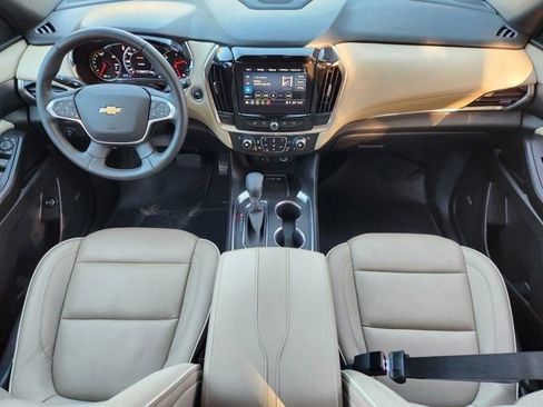 Used 2023 Chevrolet Traverse Premier image 28