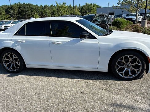 Used 2018 Chrysler 300 Touring w/ Sport Appearance Package RWD image 7