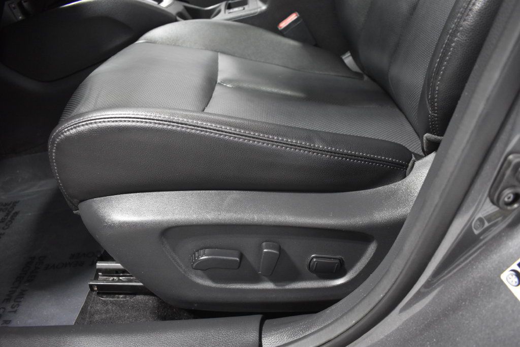 Used 2015 Nissan Rogue SL w/ SL Premium Package AWD/4WD image 18
