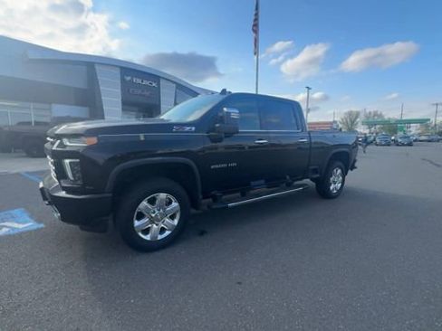 Certified 2022 Chevrolet Silverado 2500 LTZ w/ Z71 Chrome Sport Edition AWD/4WD image 4