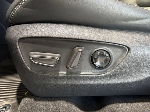 Used 2022 Toyota RAV4 XLE Premium AWD/4WD image 12