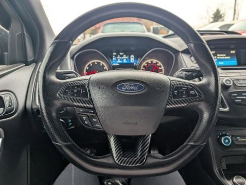Used 2017 Ford Focus ST image 10
